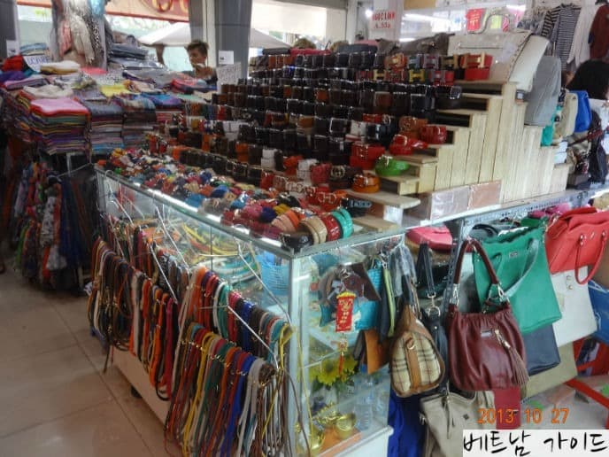 호치민 쇼핑 : 중저가 종합 쇼핑몰 – 타카 플라자 (Taka Plaza)