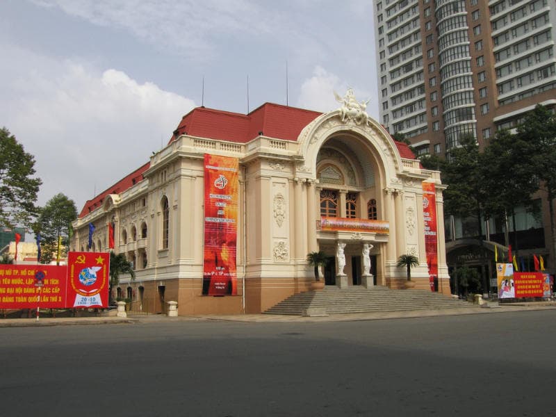 호치민 오페라하우스 : 시민들의 주요 촬영 장소