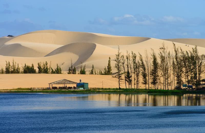 화이트 샌듄 : 아름다운 무이네의 사막