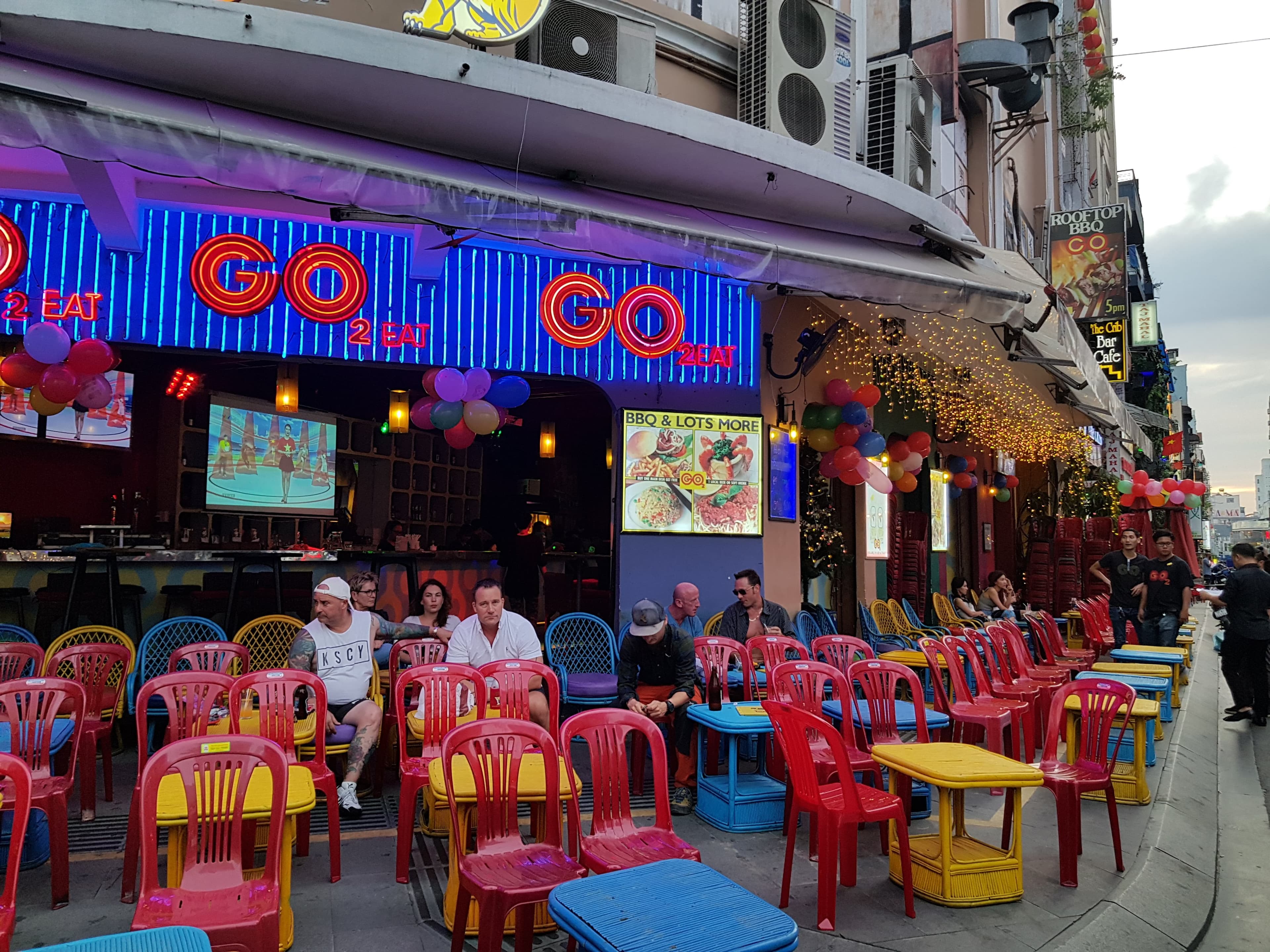 호치민 GO2 클럽 정문