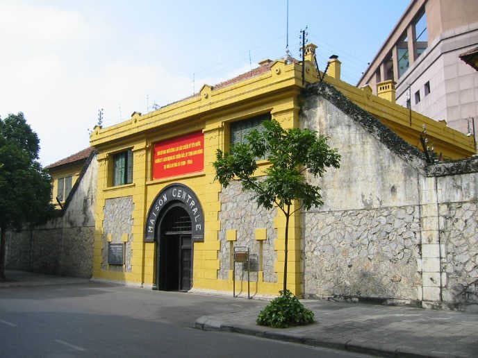 호아로 수용소 : 하노이 관광 명소