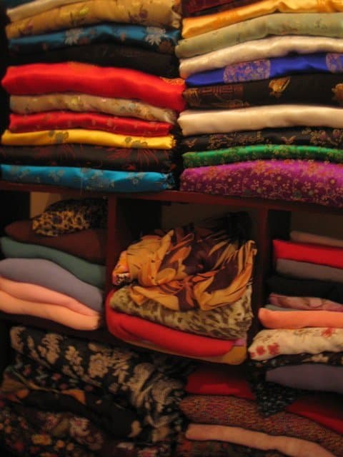 베트남 기념품 실크 Photo Credit: letsgoeverywhere 