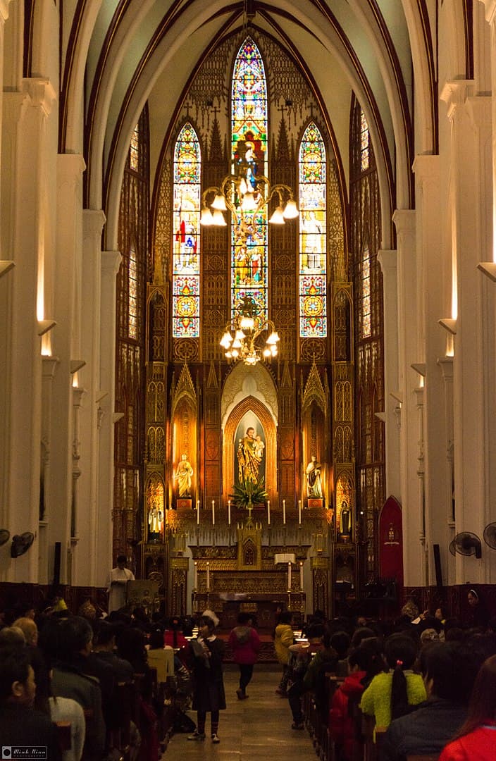 하노이 성요셉성당의 내부 사진