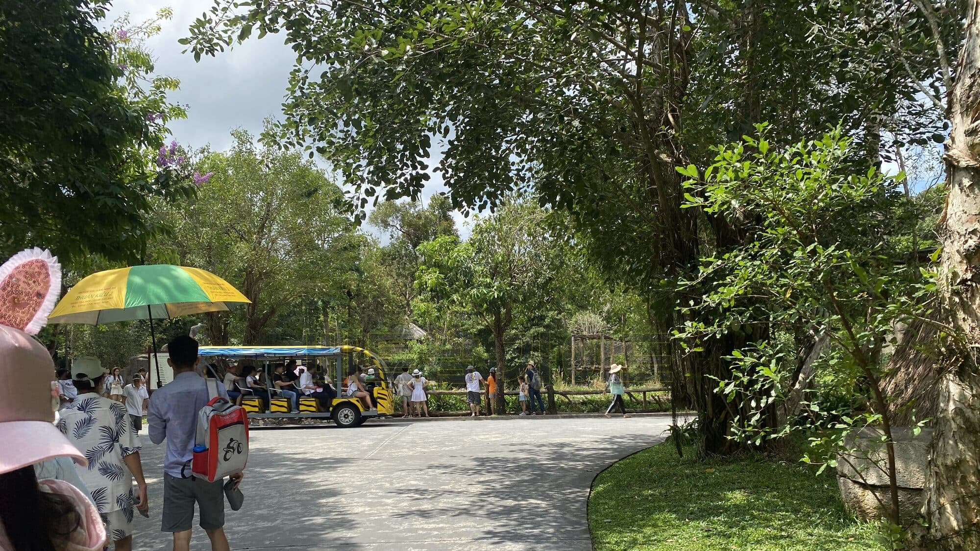 푸꾸옥 빈펄사파리에서 버기카를 촬영한 사진