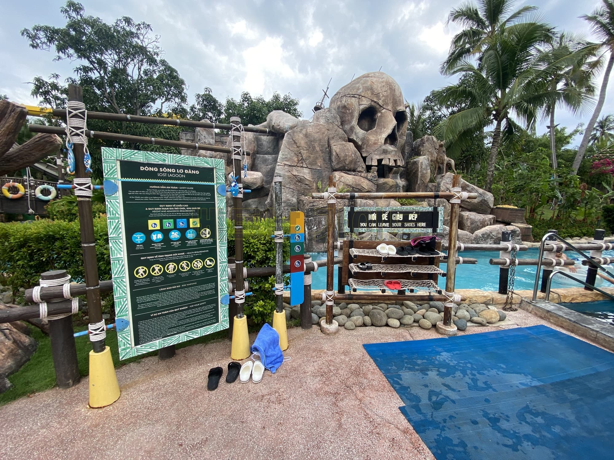 혼똔섬 아쿠아토피아 어트렉션의 입구