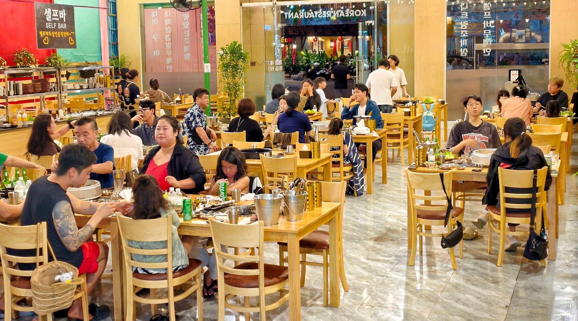 나트랑 조개까는삼겹살