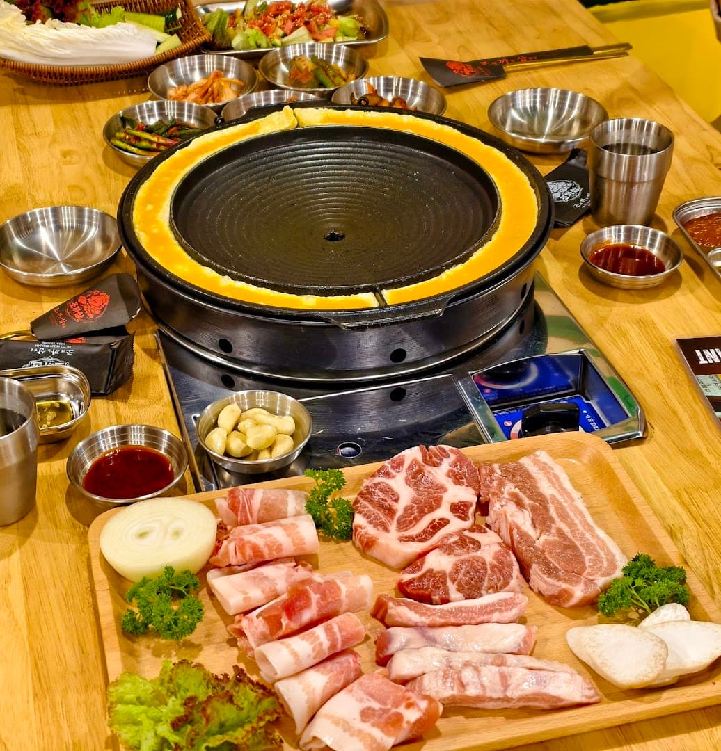 나트랑 조개까는삼겹살