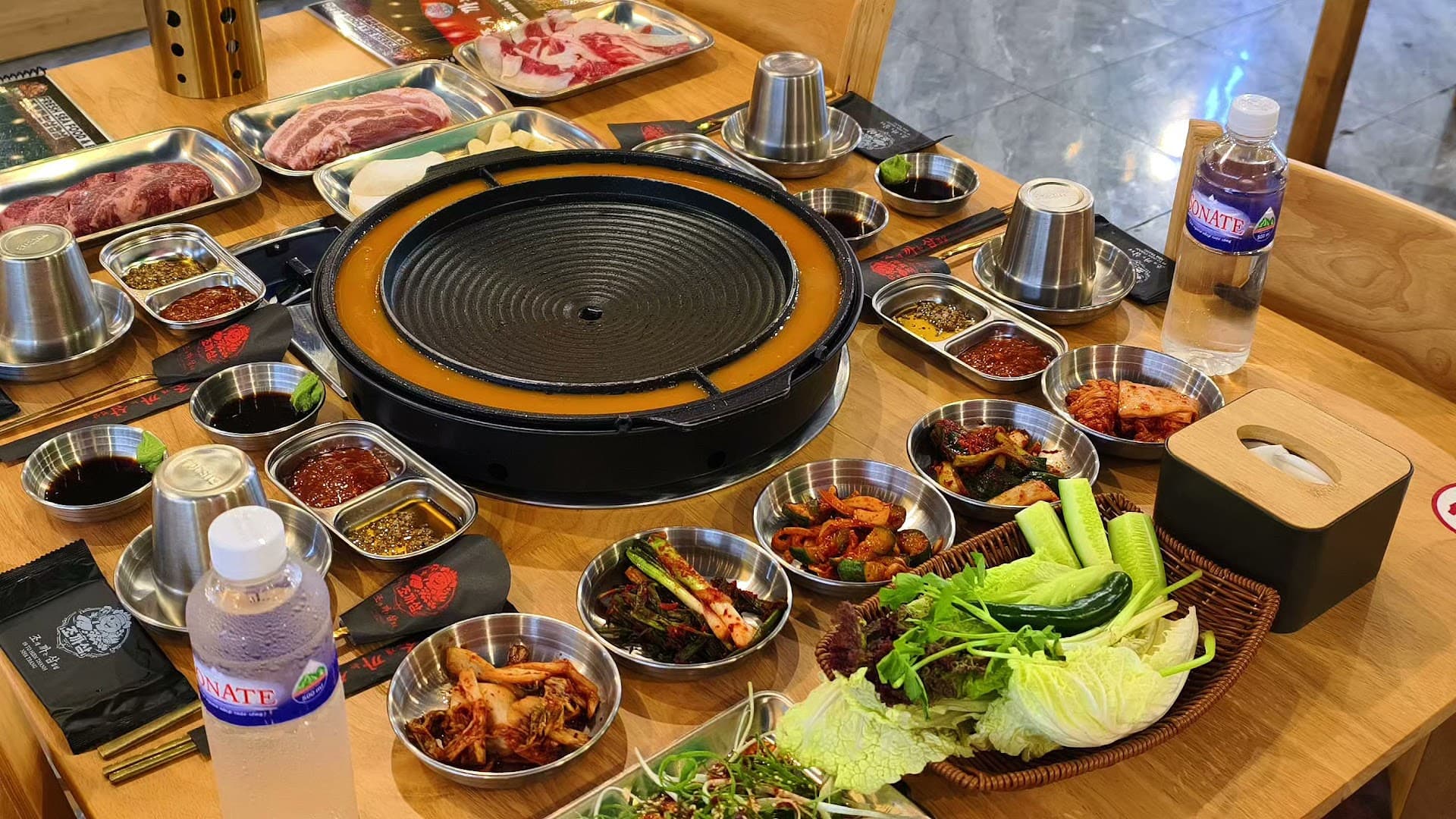 나트랑 조개까는삼겹살