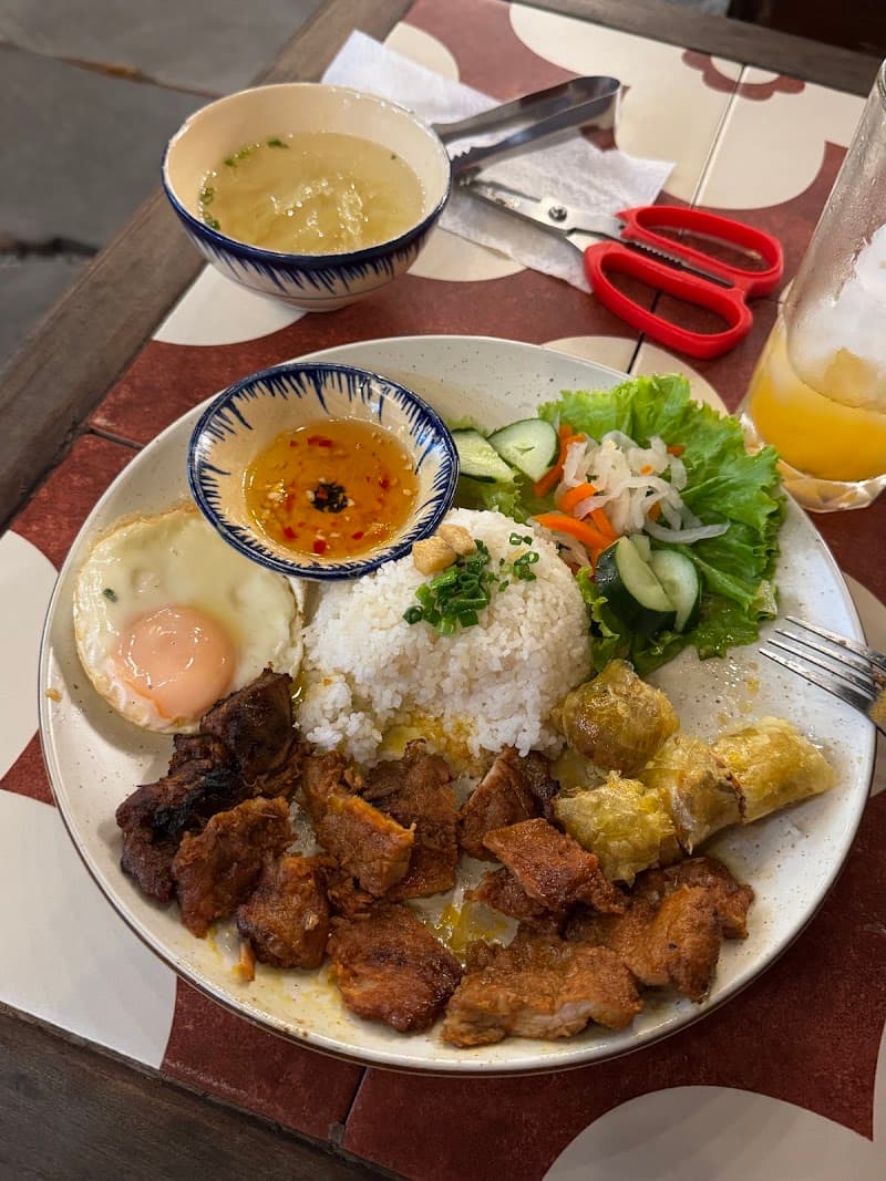 다낭 Cơm tấm Út Vân