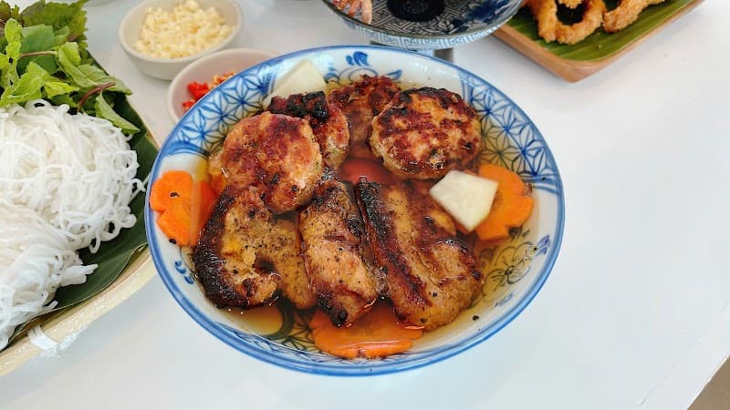 푸꾸옥 99 BÚN CHẢ