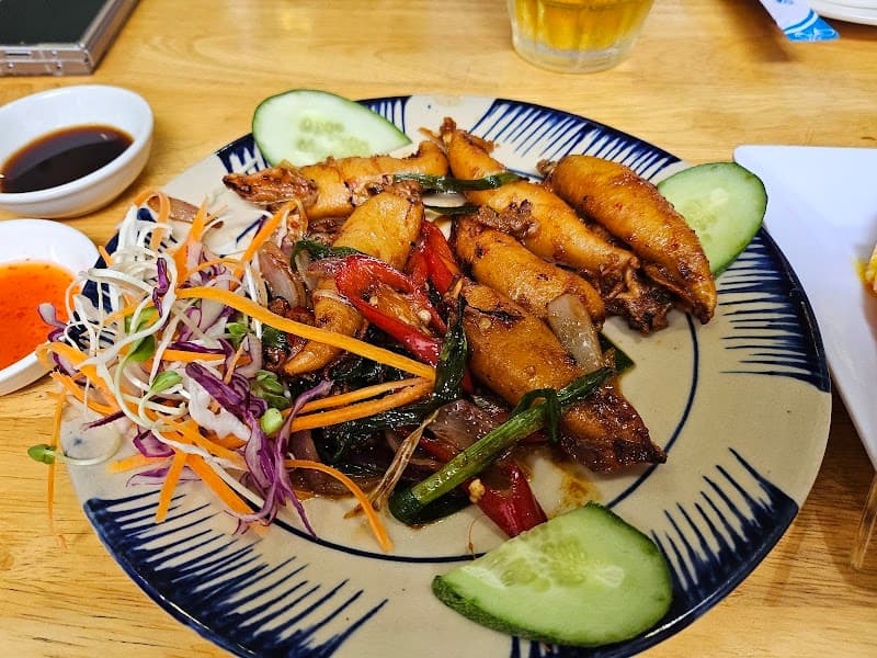 나트랑 Luong Son Cang Restaurant