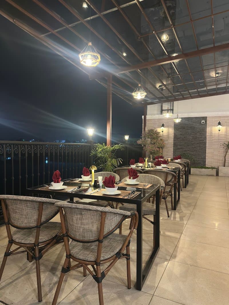 푸꾸옥 Sen River Restaurant