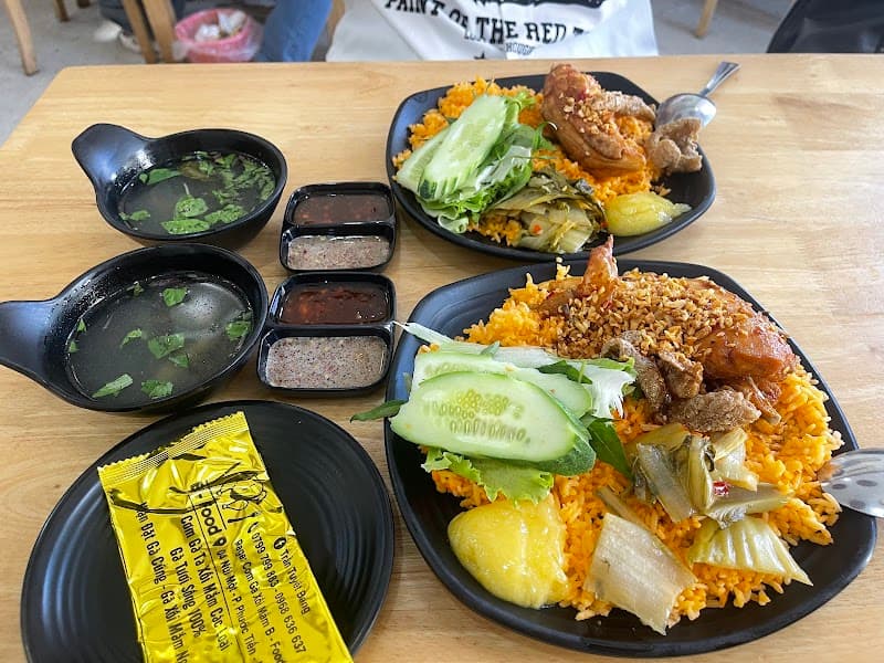 나트랑 Cơm Gà Xối Mắm B-Food