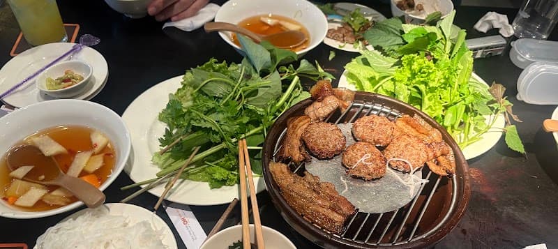 호치민 꽌넴