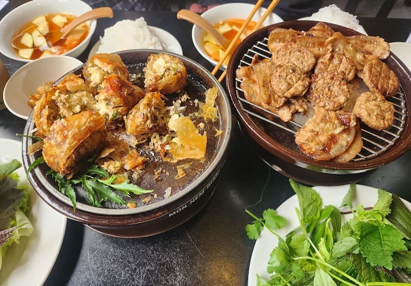 호치민 꽌넴