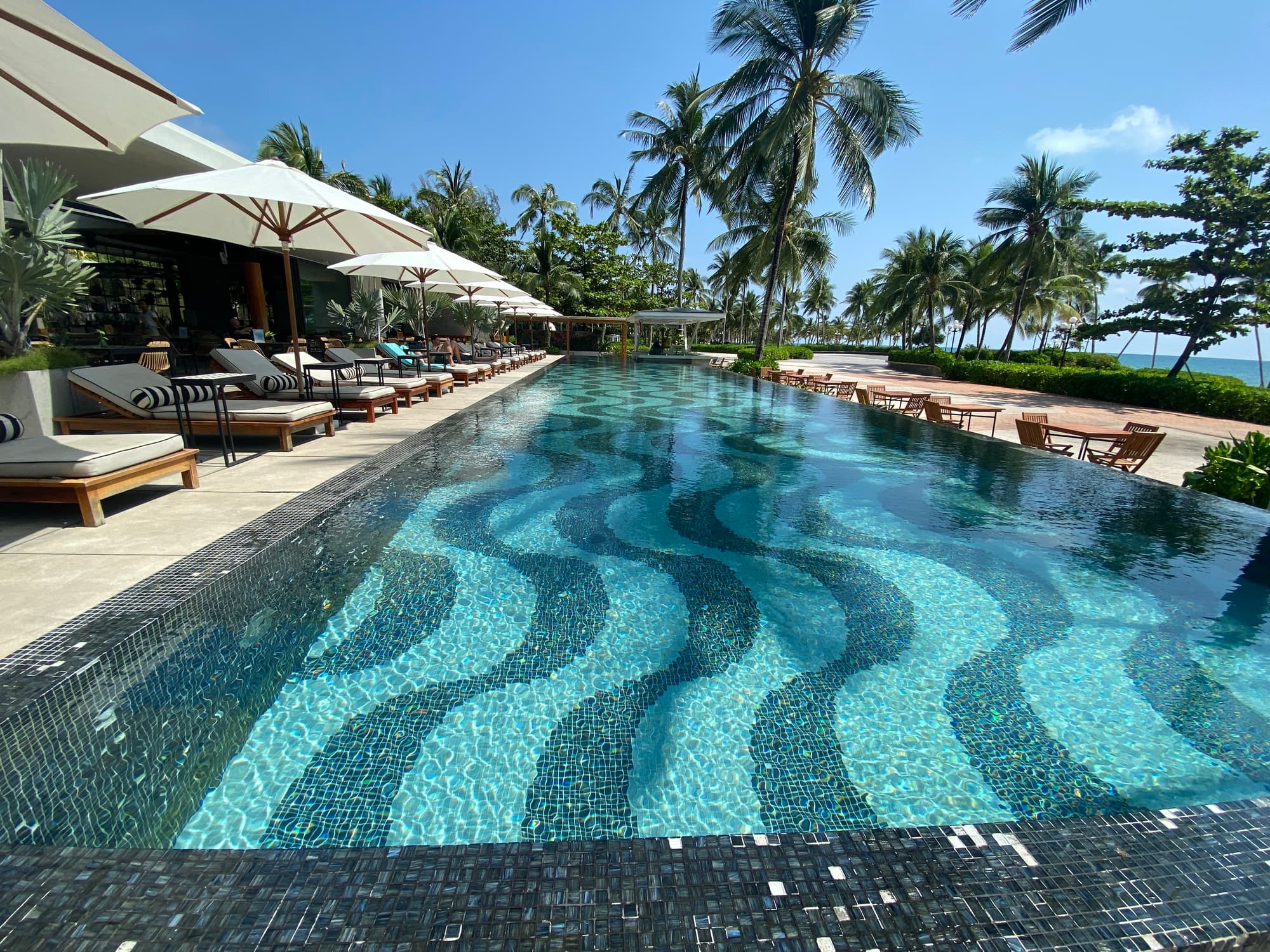 푸꾸옥 세일링클럽 수영장의 사진