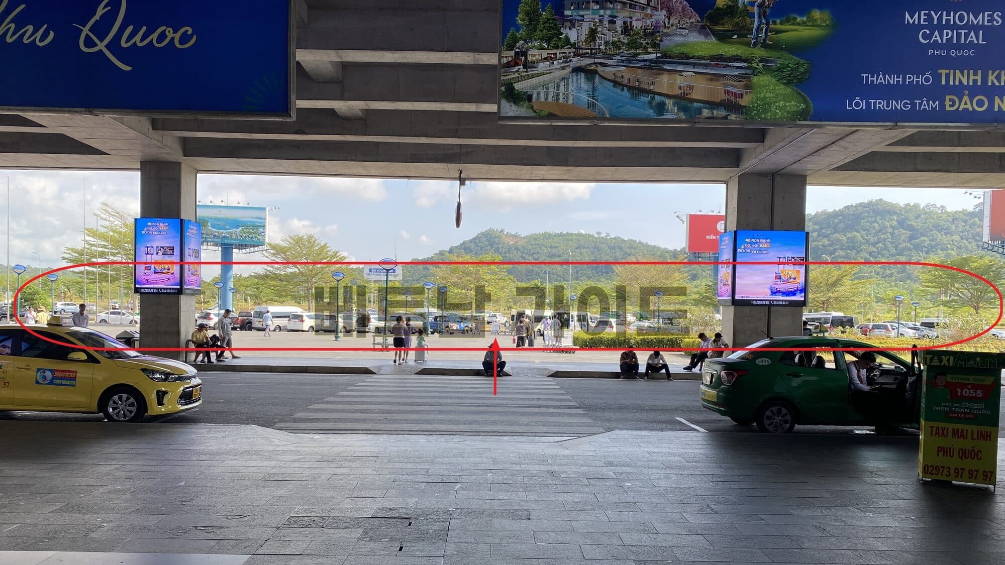 푸꾸옥 공항의 주차장 사진