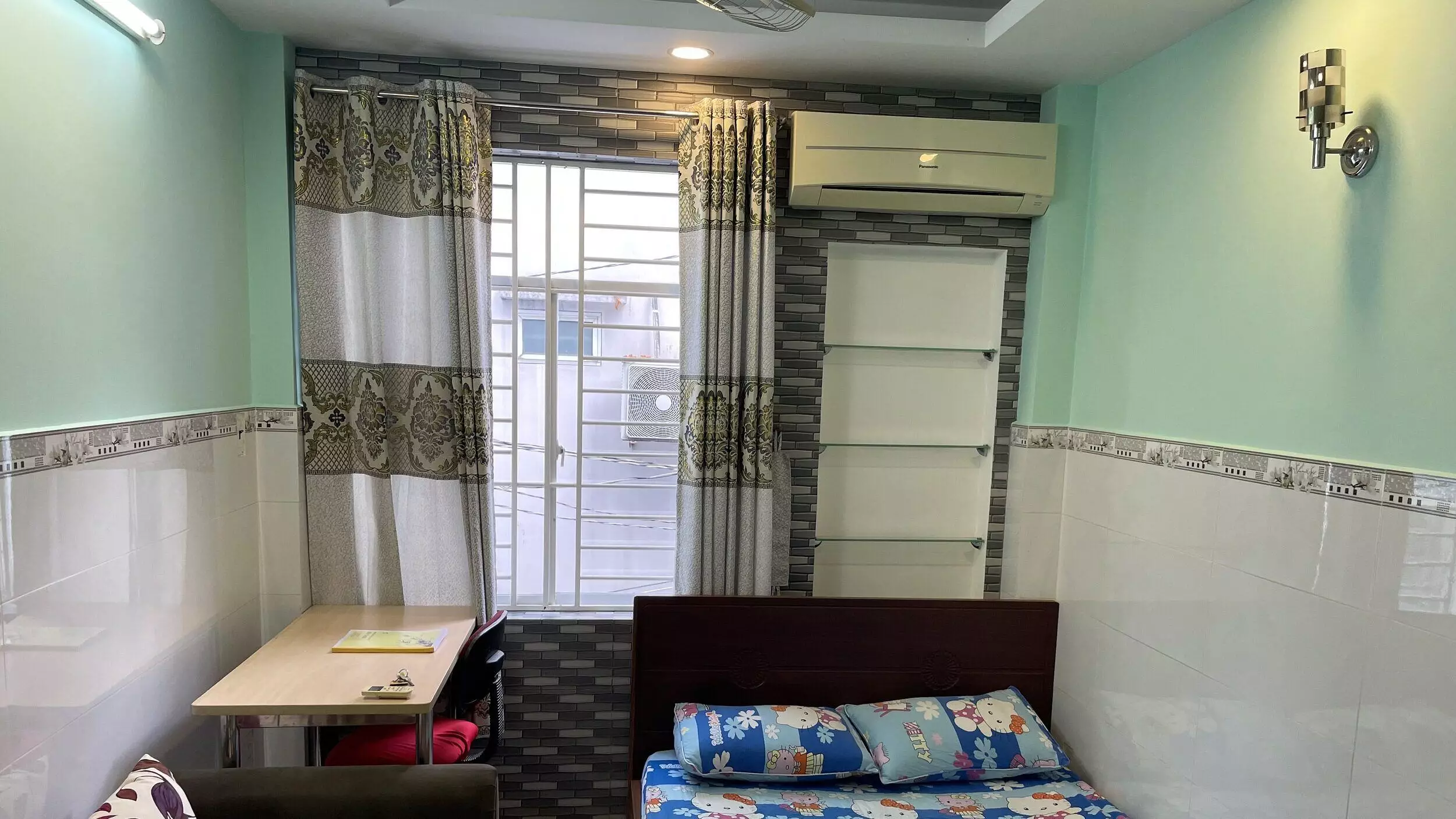 Picture of a room in an affordable Vietnam accommodation