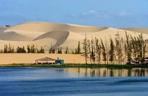 kite vetnam sandy dunes